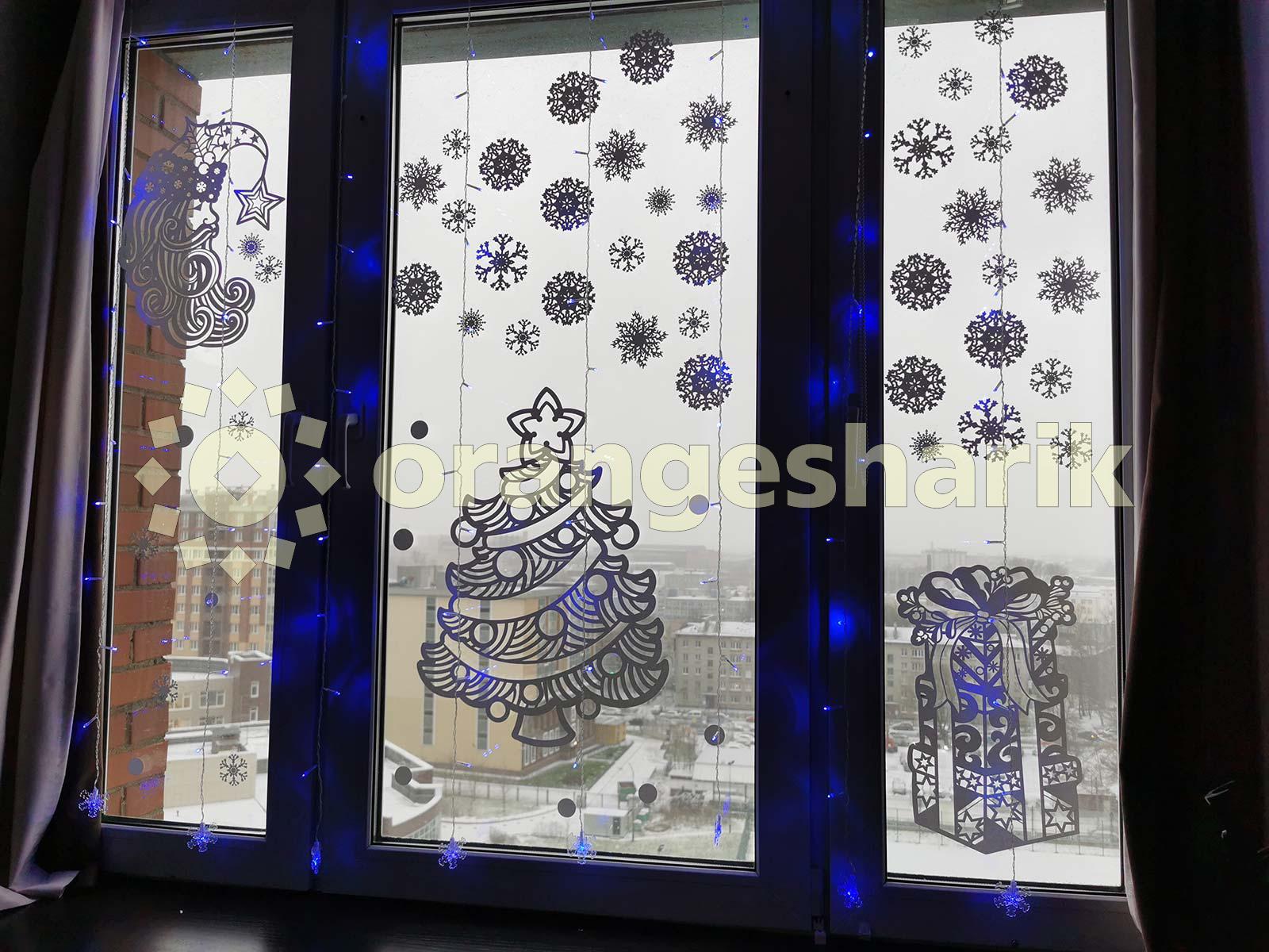 Украшение на окна - Месяц со снежинками